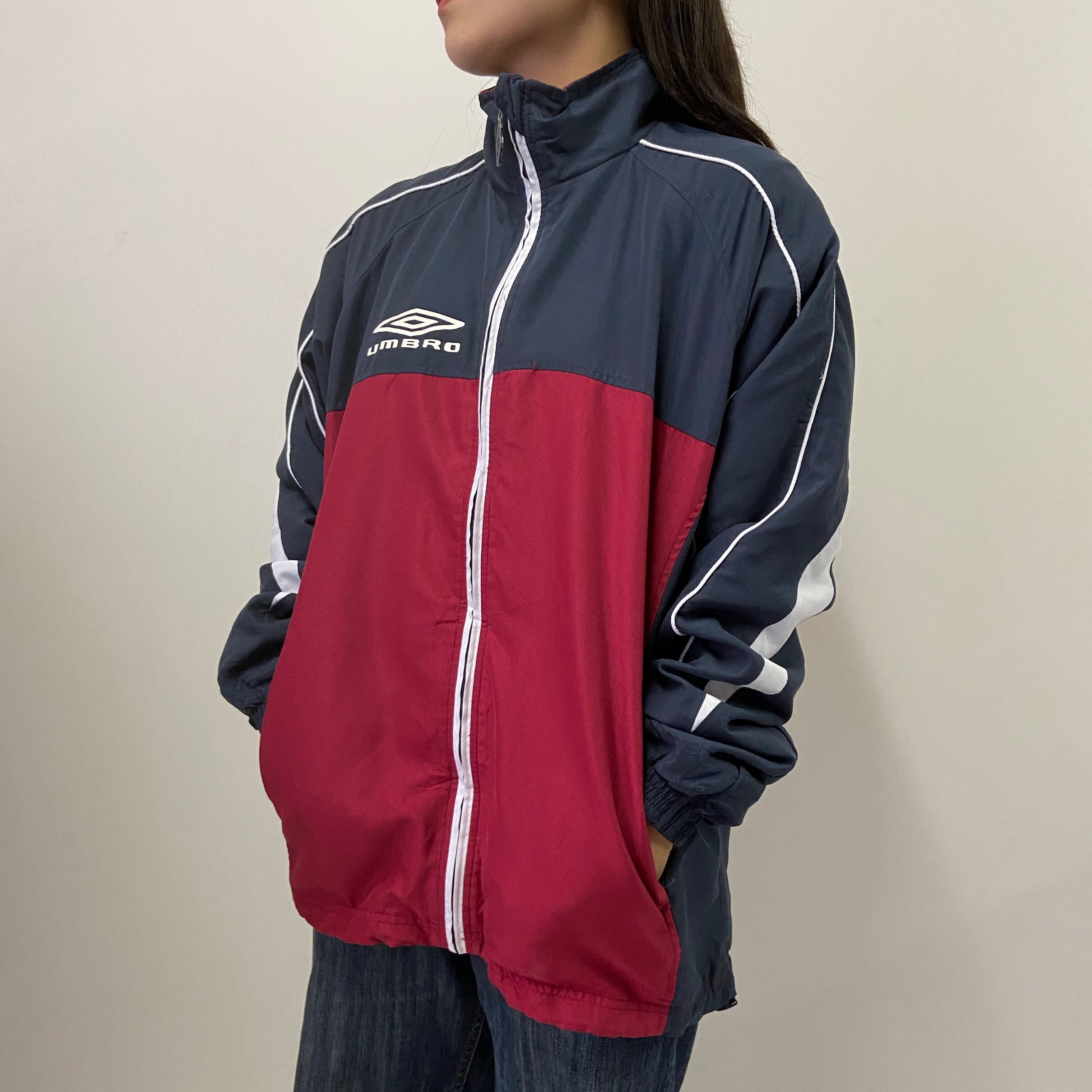 Umbro アンブロ ワンポイントロゴ スポーツジャケット メンズl 古着 グレー レッド メッシュライナー ジャージ ナイロンジャケット Cave 古着屋 公式 古着通販サイト