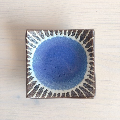 眞正陶房 マカロン 3寸角皿 ＜サルビアブルー＞