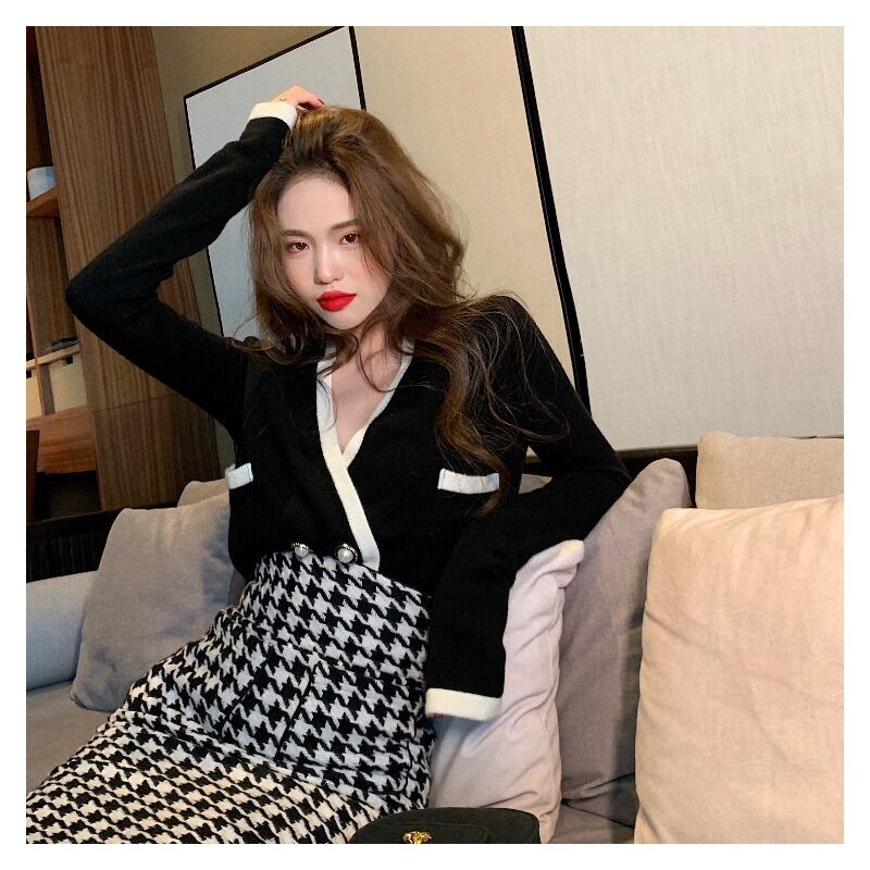 ニットセーター Vネックショートスリムブラックトップス スプリングカーディガンジャケット 春物 ブラックストロベリース78675504329