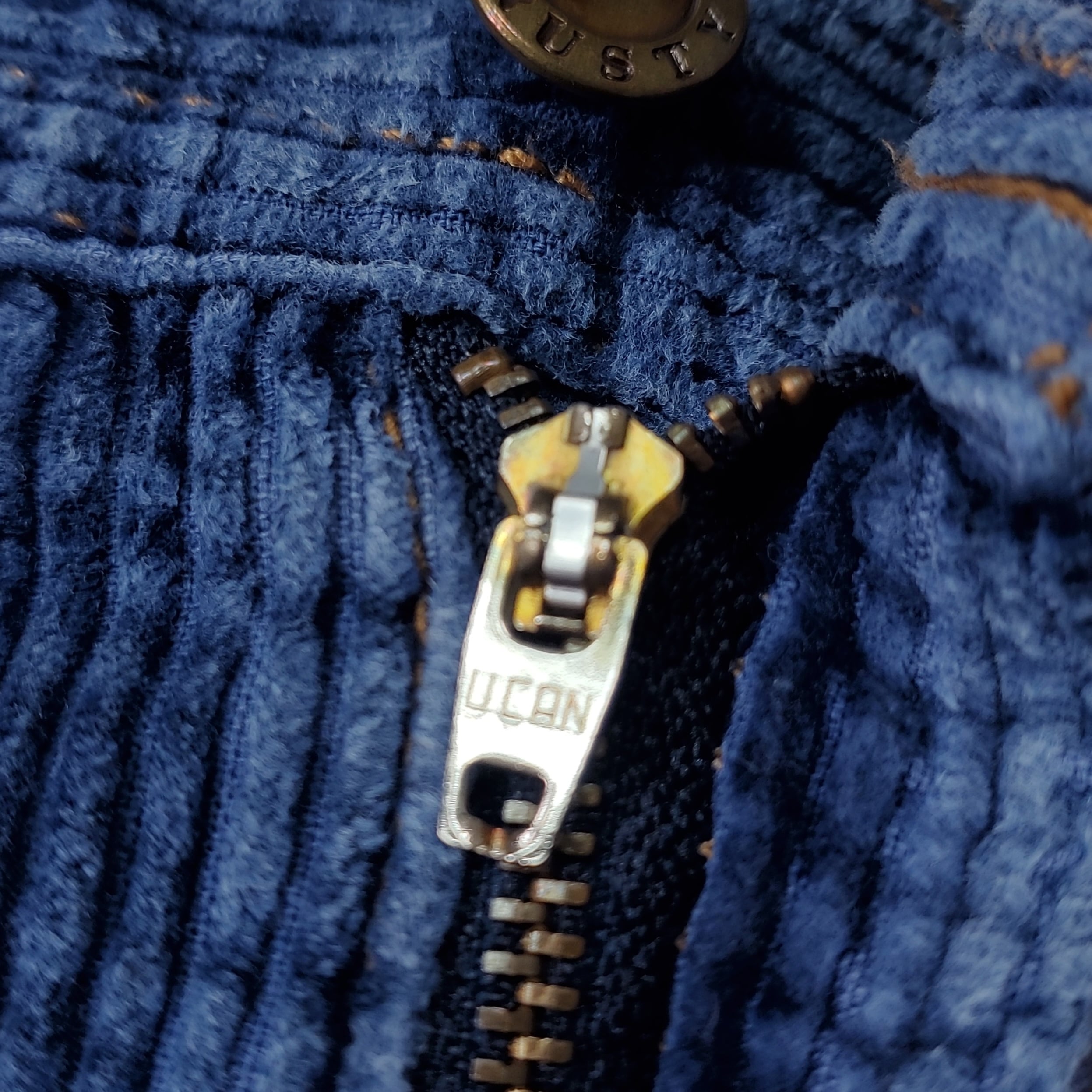 90s RUSTY WIDE-WALE CORDUROY SHORTS | hotcake used clothing