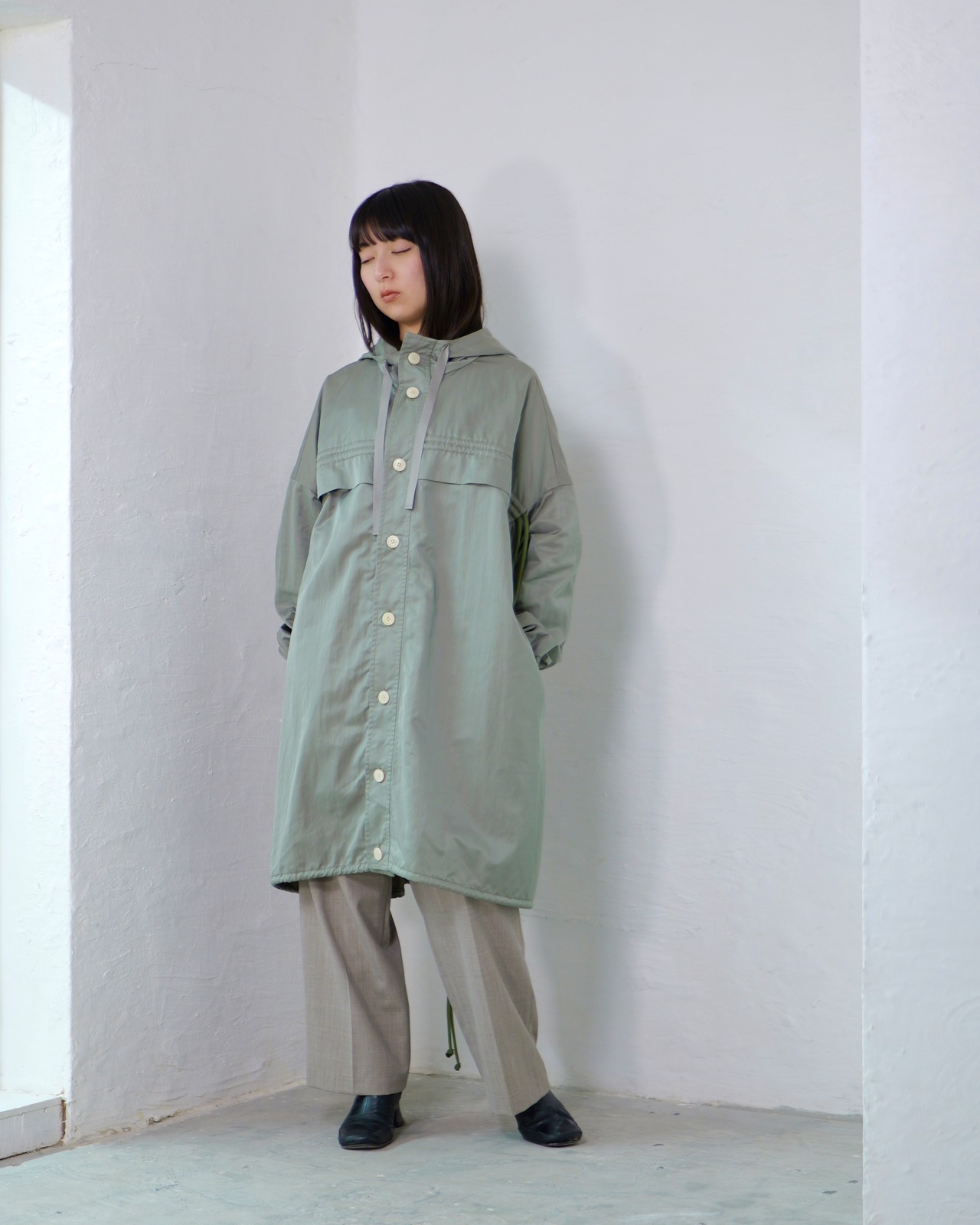 to-te - Drawstring Square Coat ：Slate Green｜撥水素材／微光沢／ドローストリング／スクエアコート