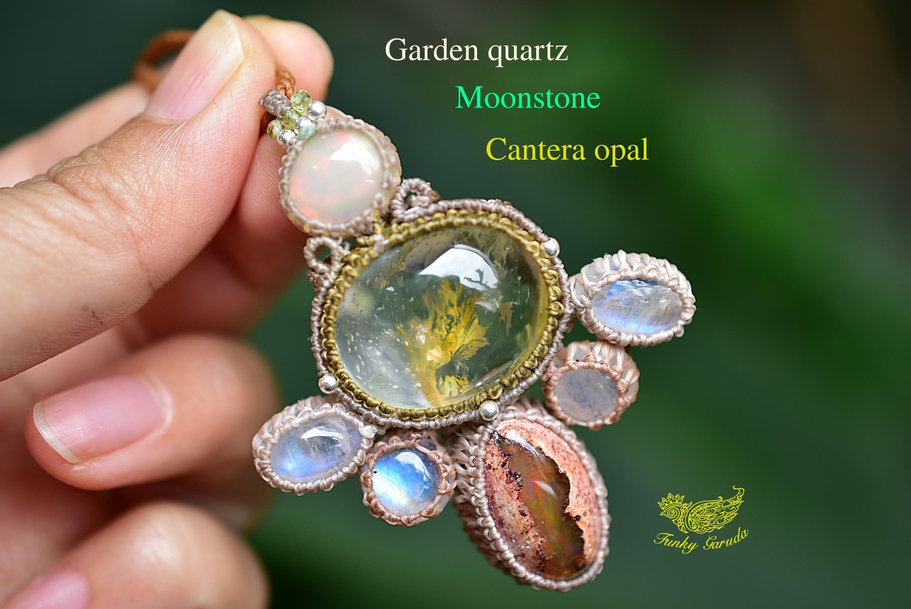 はばたく希望★ダブルオパール レインボームーンストーン マクラメペンダント garm118