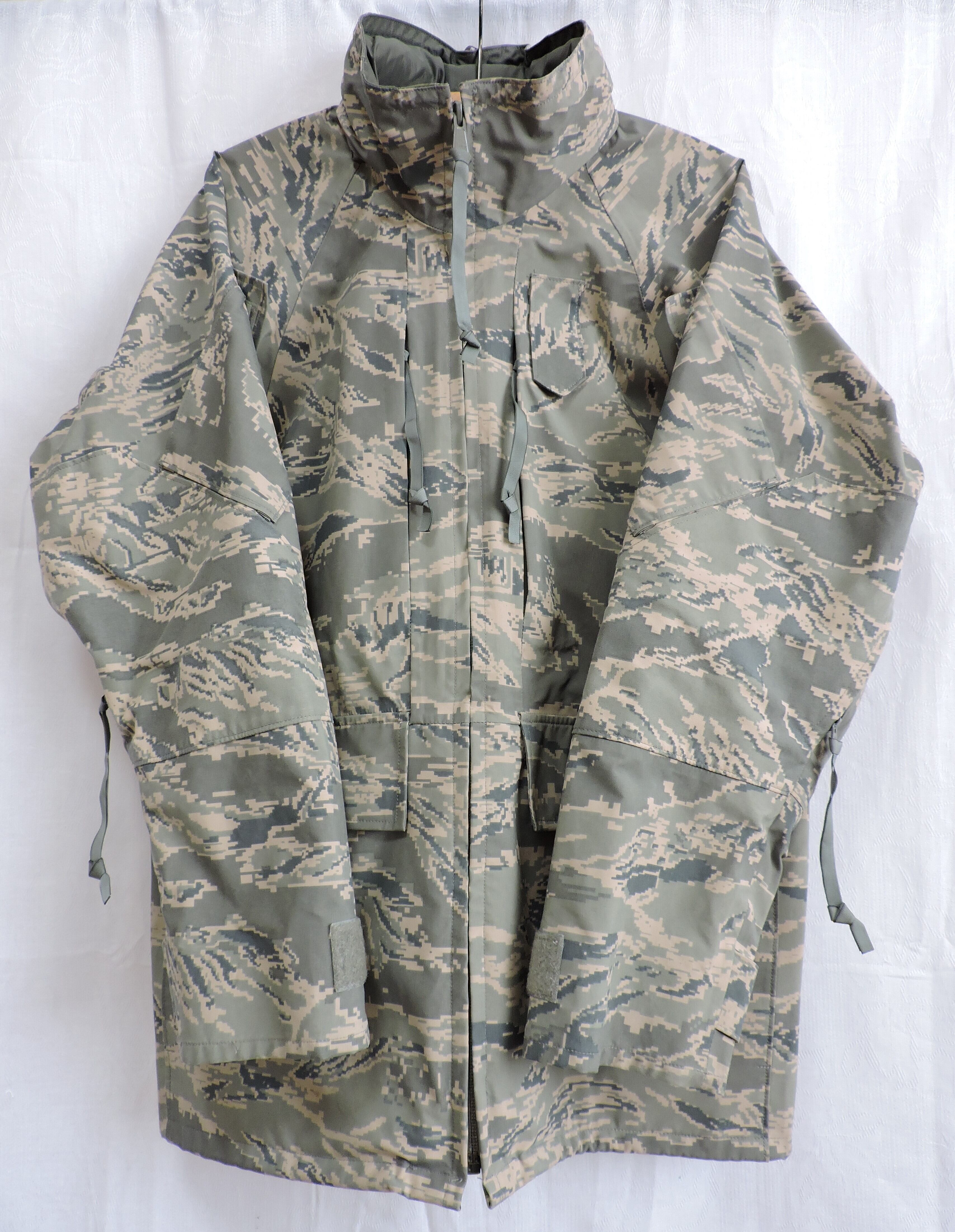 USAF APEC Parka ABU GORE-TEX tiger stripe camouflage SAMPLEmodel？　 サイズ：S-Regular | swallows powered by BASE