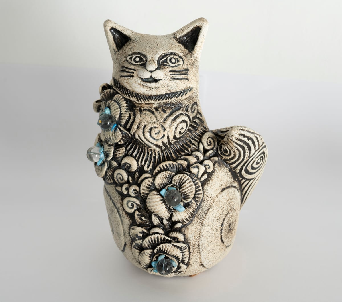 「花を纏う仔猫」辻本喜代美 作_2