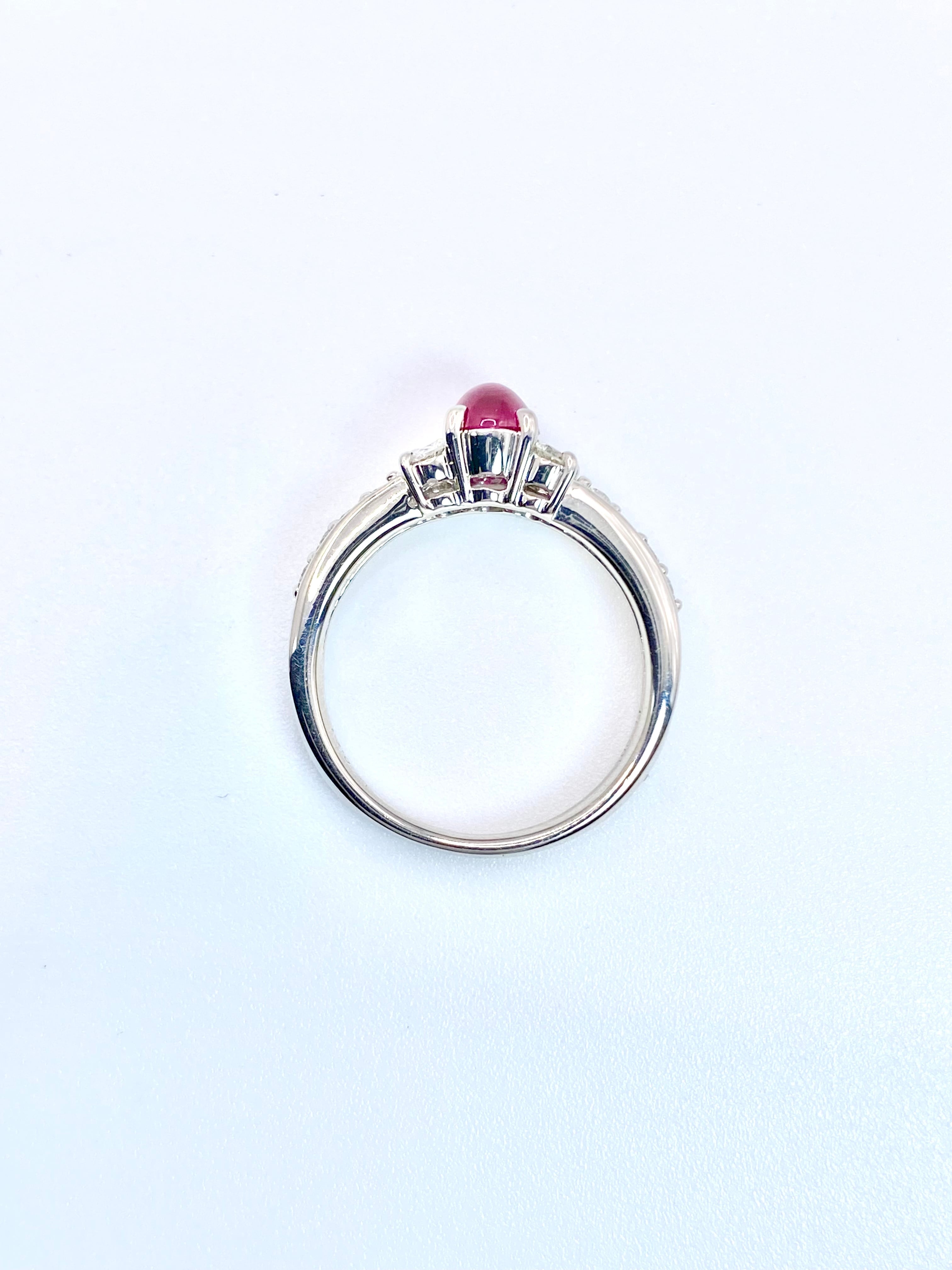 ルビー（キャッツアイ風）0.71ct / ダイヤモンド 計0.50ct Pt900