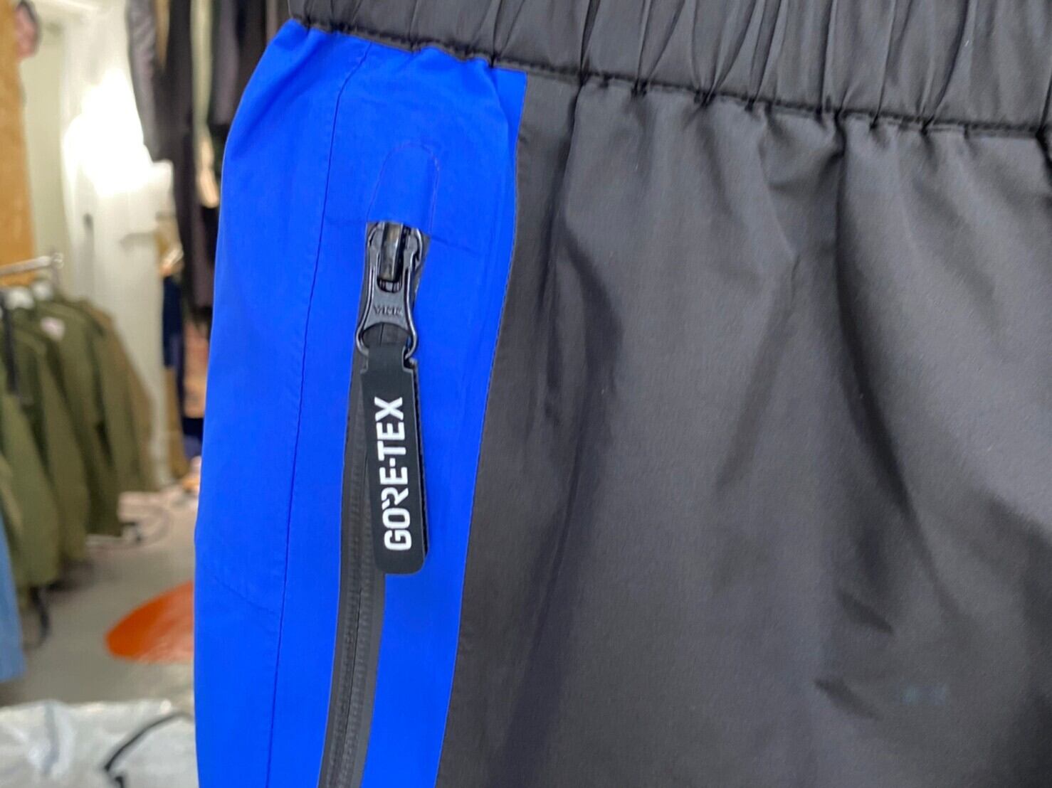 裾口の寸法教えて欲しいですSTUSSY GORE-TEX® SHELL PANT