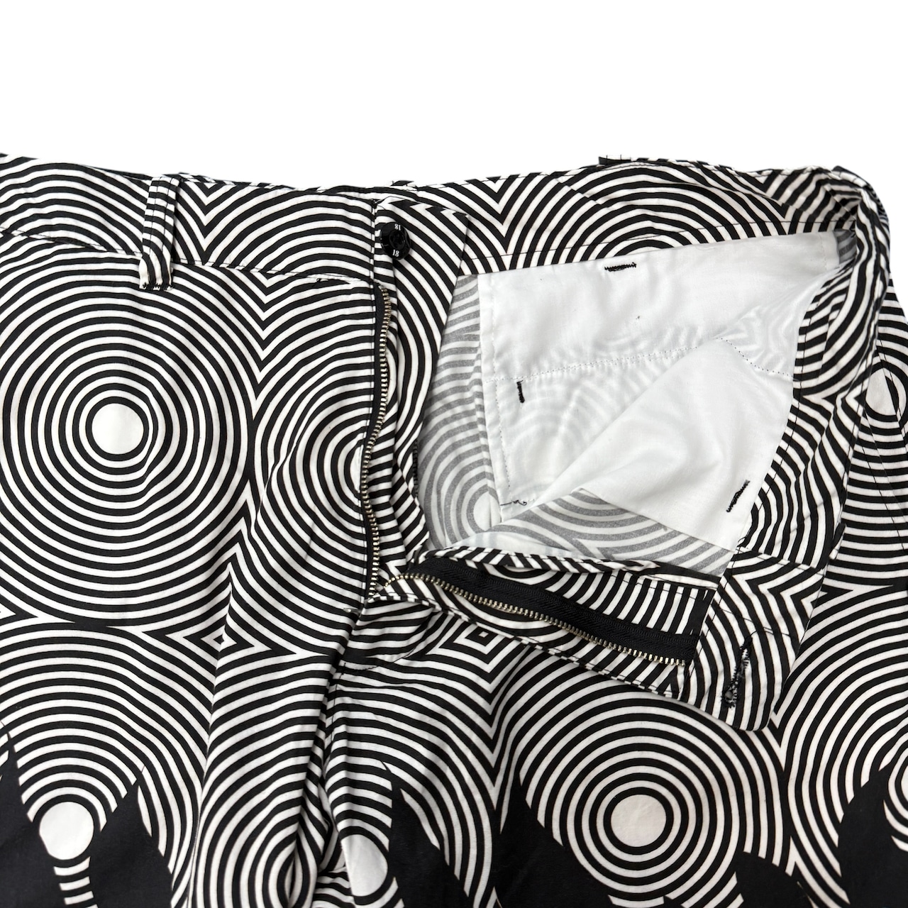 【NEIGHBORHOOD】ネイバーフッド ✕ DSC "FLAME PATTERN" ショートパンツ