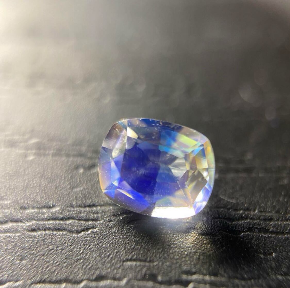 レインボームーンストーン0.97ct 宝石ルース レインボームーンストーン0.97ct 宝石ルース
