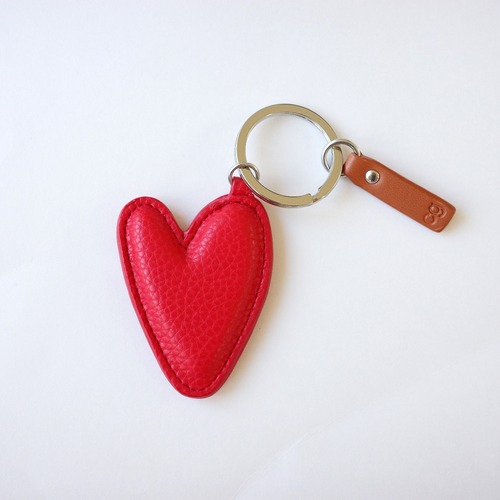 CORAL RED PEBBLE HEART KEYRING_KEY007