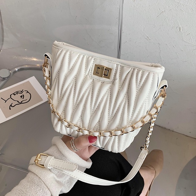 人気の刺繍糸スモールバッグレディースバッグ2020トレンディワイルドワンショルダーメッセンジャーバッグネットレッドハンドキャリングバケットバッグ 手作りハンドバック10226434226