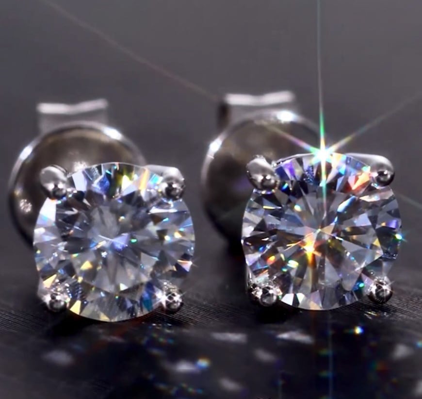 モアサナイト ピアス スタッドピアス ラウンドヘイロー 8mm 計4ct-