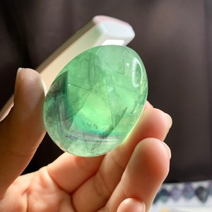 133たまご・可愛いグリーンフローライト