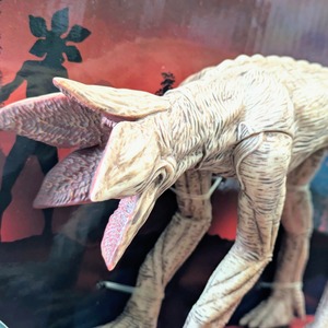 ⚡️US BANDAI LIMITED⚡️【 Stranger Things ( ストレンジャーシングス ) 】『デモドッグ / ダート』可動フィギュア / US BANDAI〚アメリカン雑貨 アメトイ〛