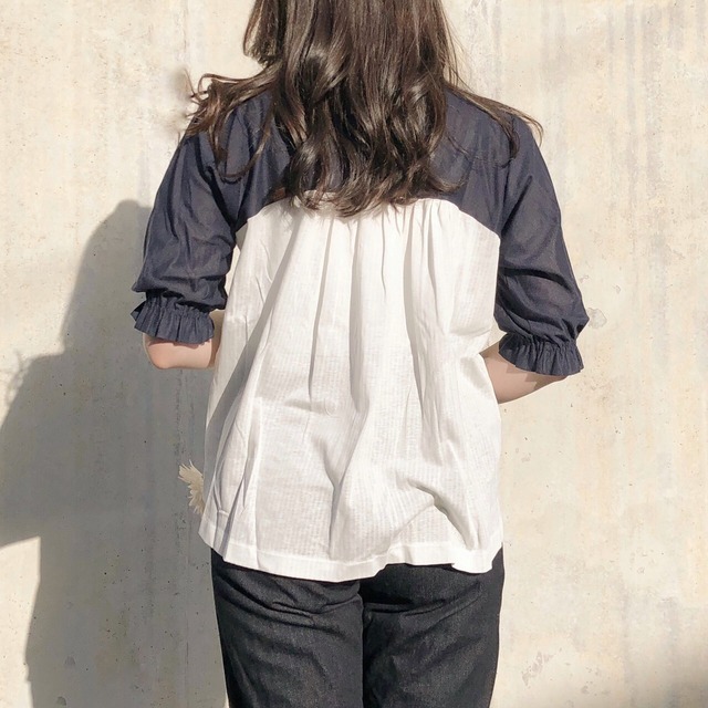 異素材MIXが映える 2カラーブラウス｜ネイビー｜画像4