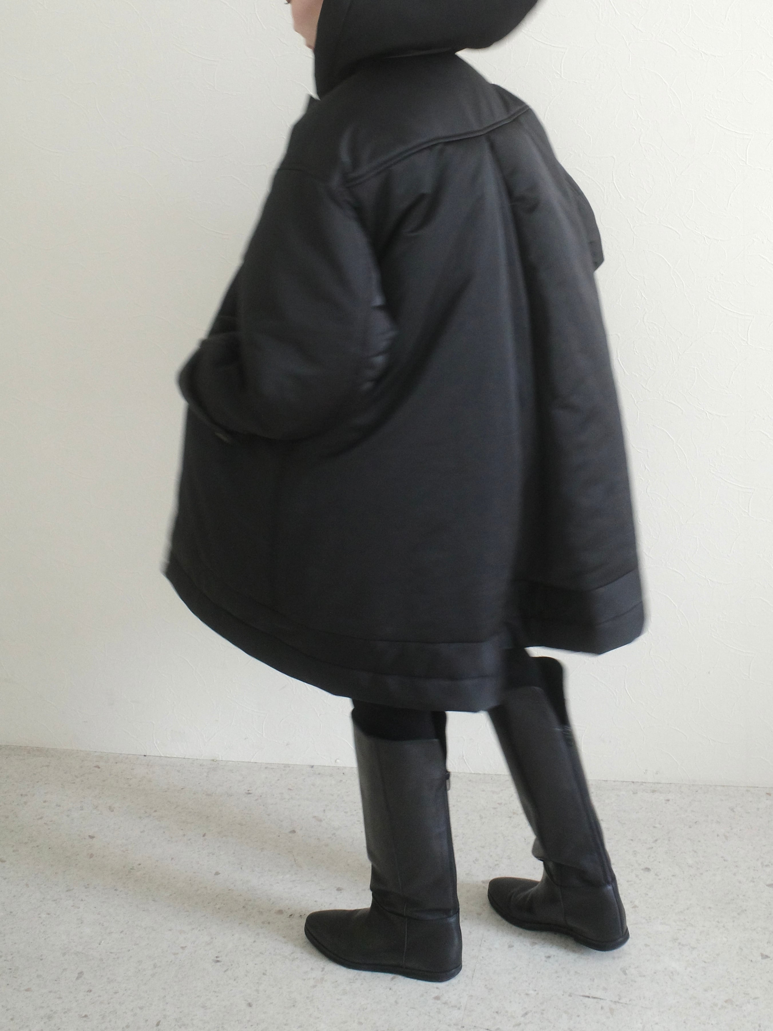 mat satin quilting coat (black)