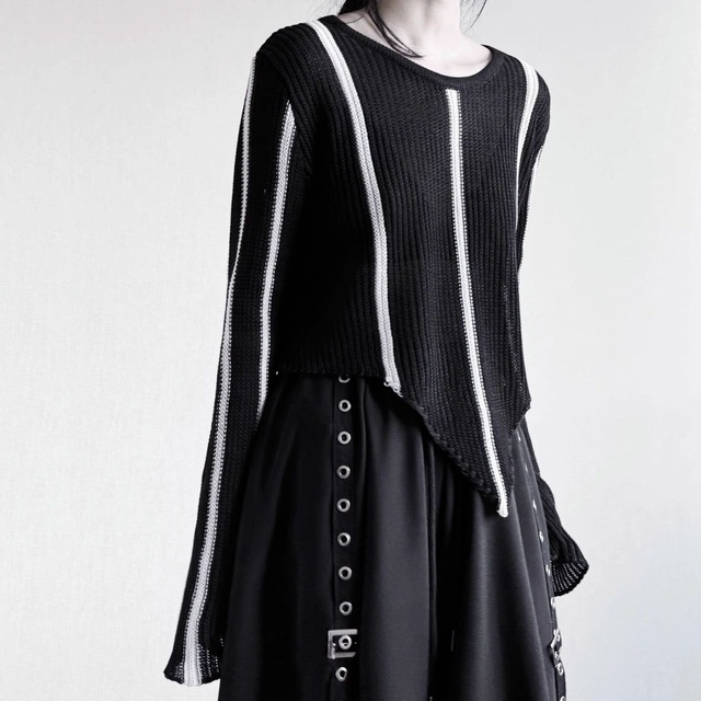 Wave hem trumpet sleeve top C0649