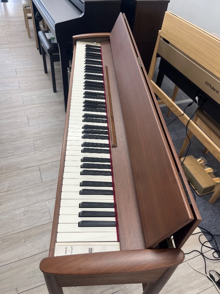 ☆82527【電子ピアノ】ROLAND KF10KW 17年製 | リユース専門店エプコ