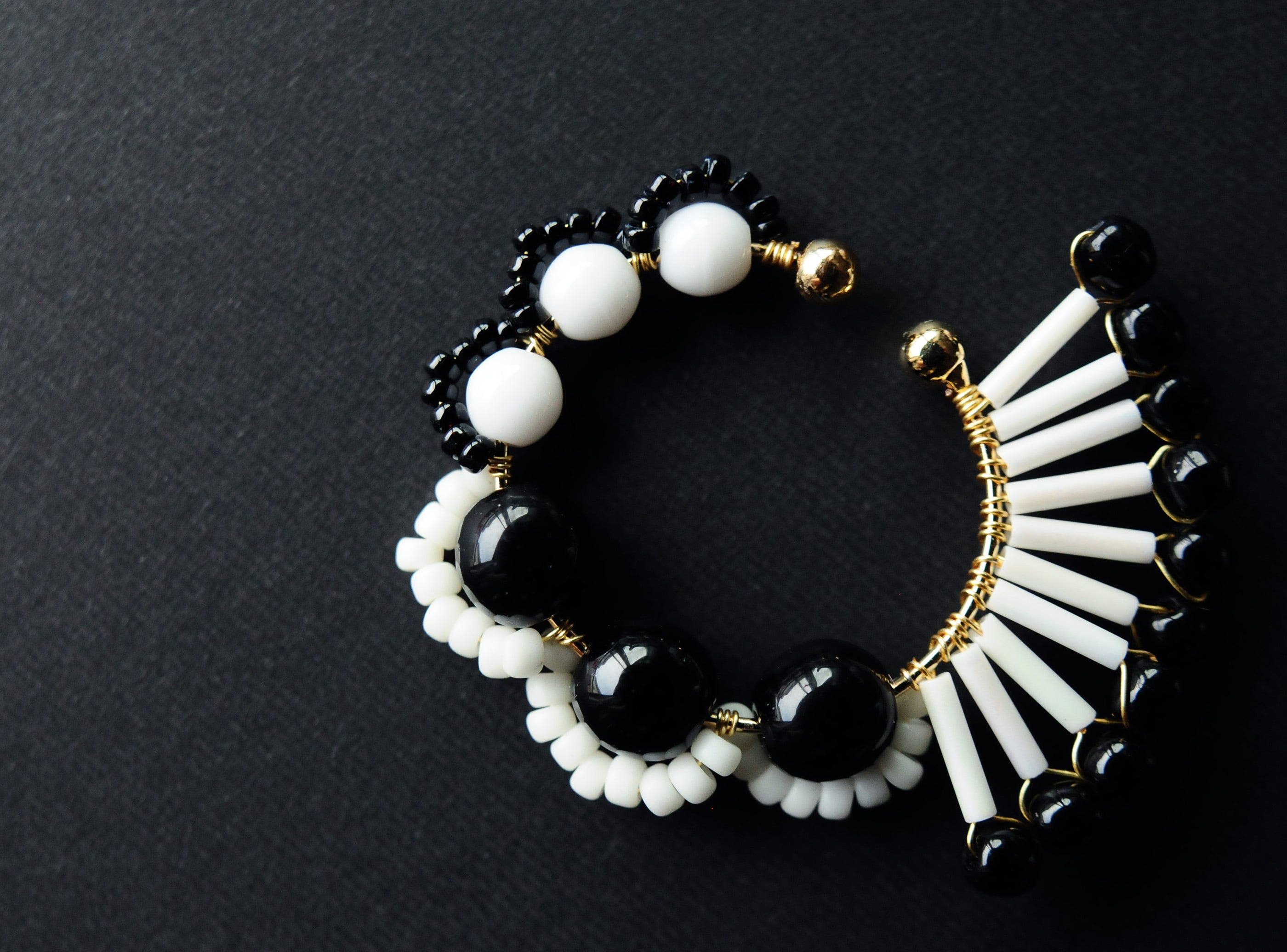 ＜Rollo～イロヅクビジュー～＞イヤーカフ『 ハミングバード/hummingbird <Monochrome>』