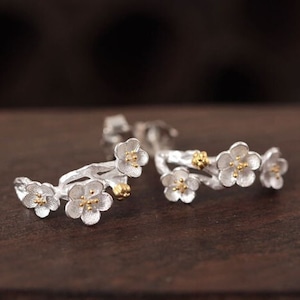 梅の花のピアス　SILVER　0258