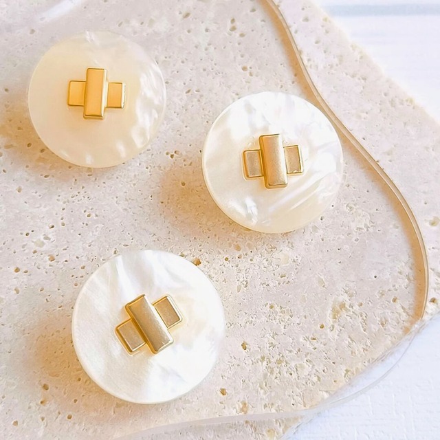 パール光沢シェル調ボタン(ホワイト) 21mm シャンクボタン インポート 輸入