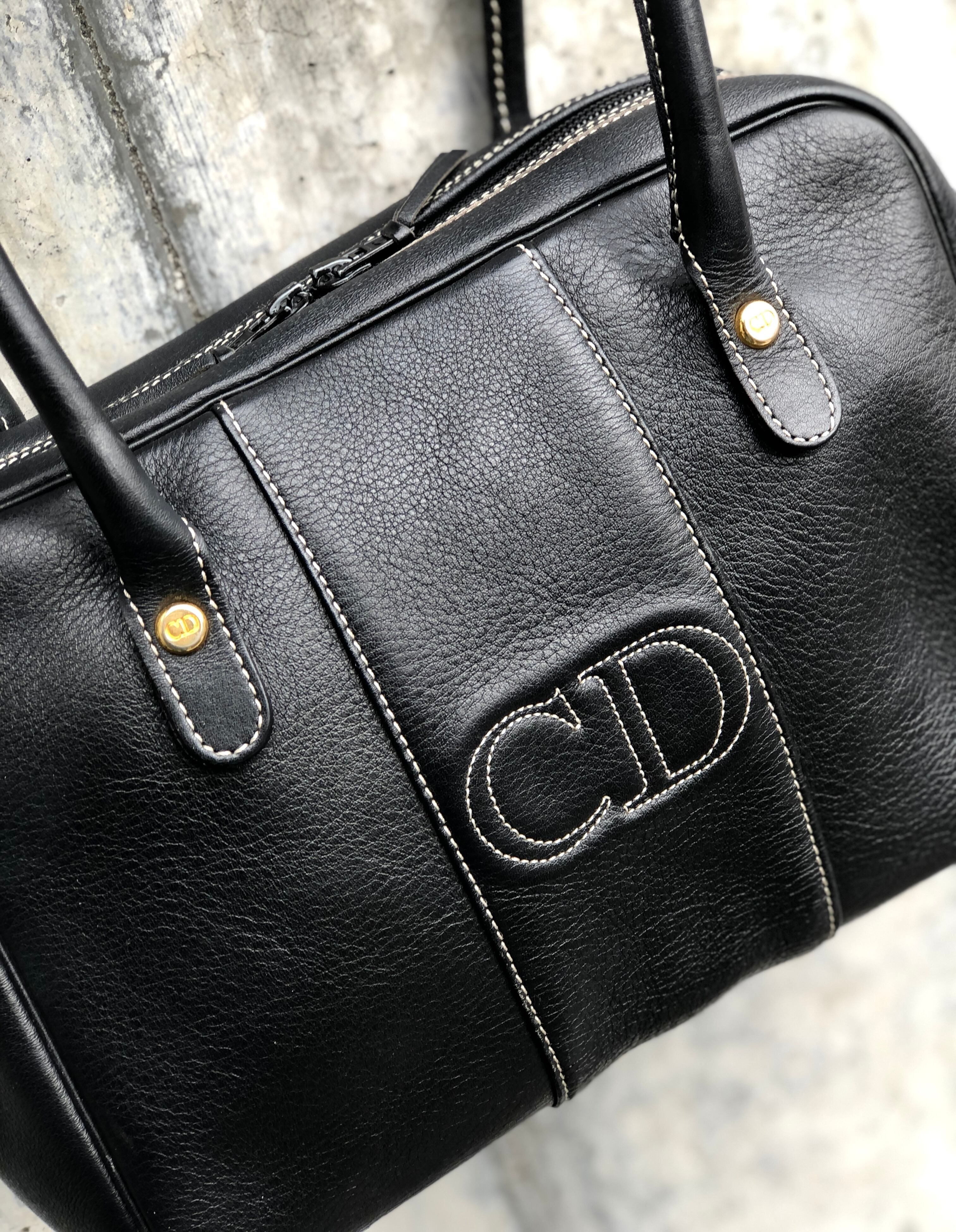 Christian Dior クリスチャン ディオール CDステッチ エンボスレザー