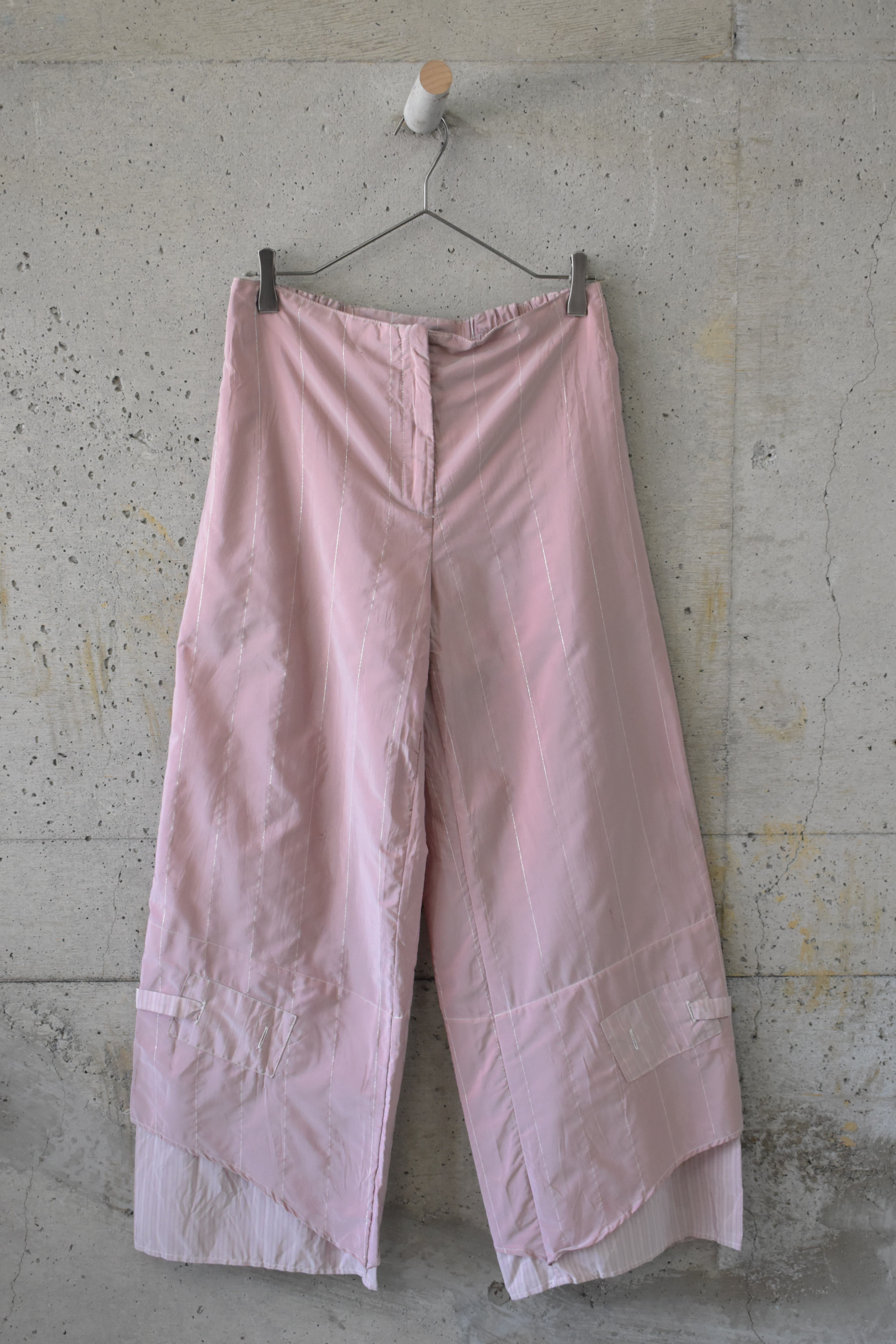 Wide-leg pants with a hem design