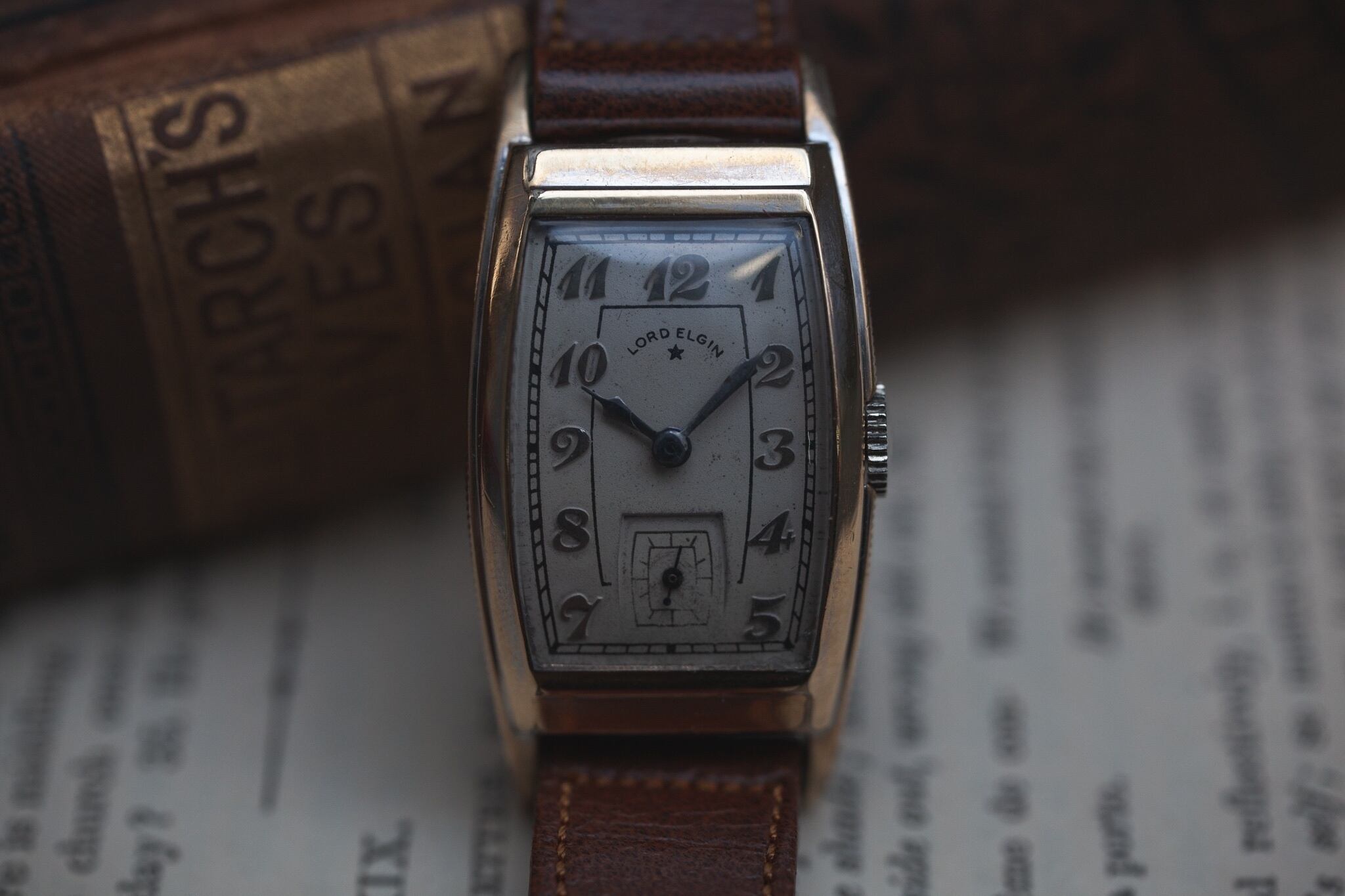 ELGIN 手巻き腕時計 エルジン 厳つ A1008