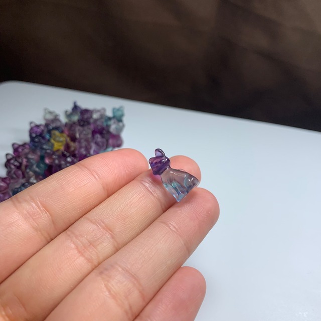 17.透明度有・可愛いフローライトねこちゃん