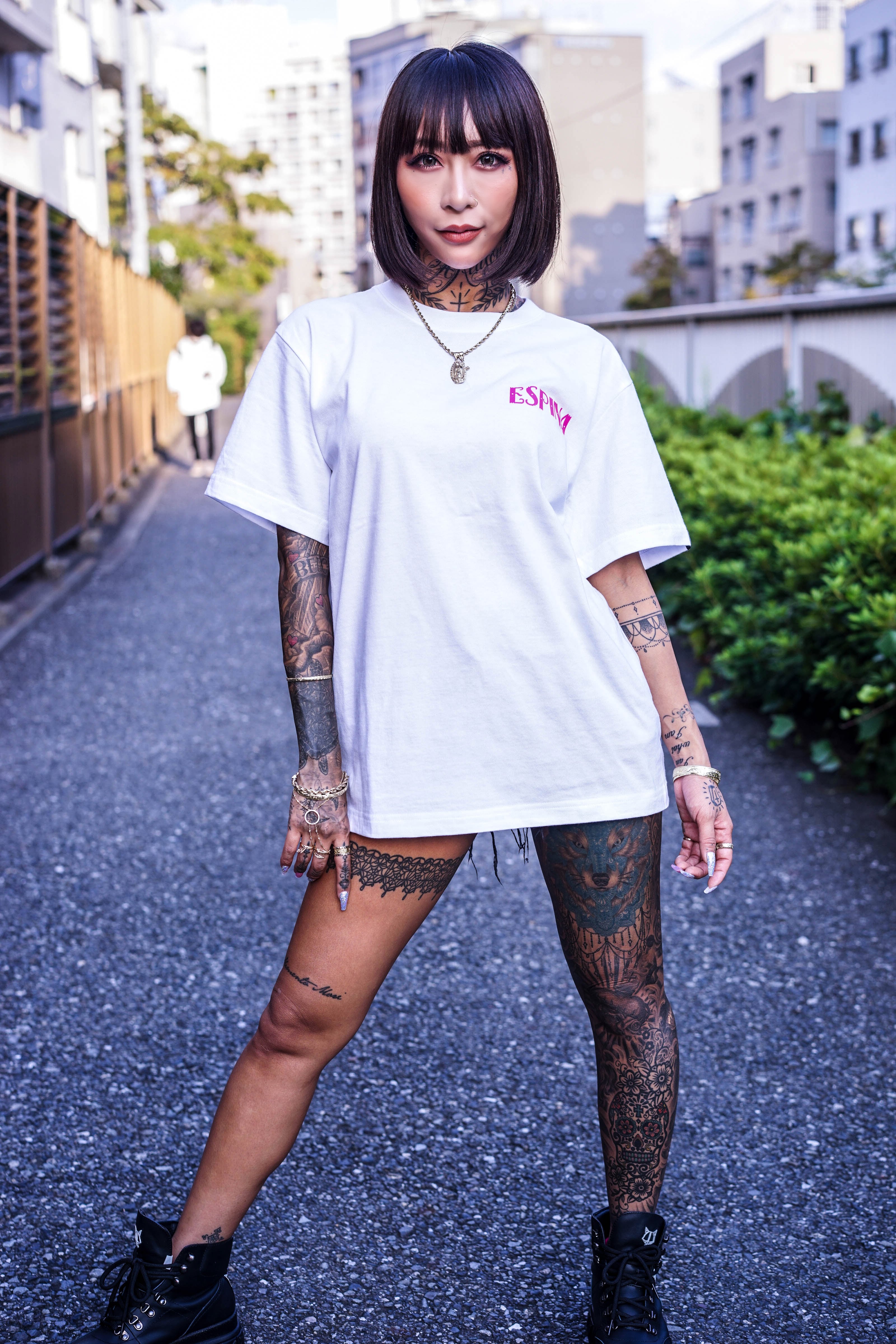 DAWG 泉麻那 Tシャツ 額縁入り&サイン入り】DAWG 泉麻那 ポスター4種