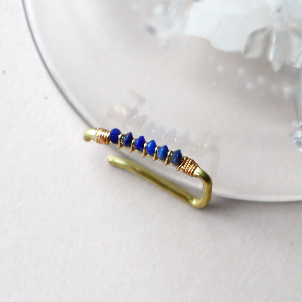 ラピスラズリのイヤーカフ(インダストリアル風)