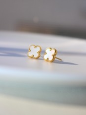 Mini clover pierce