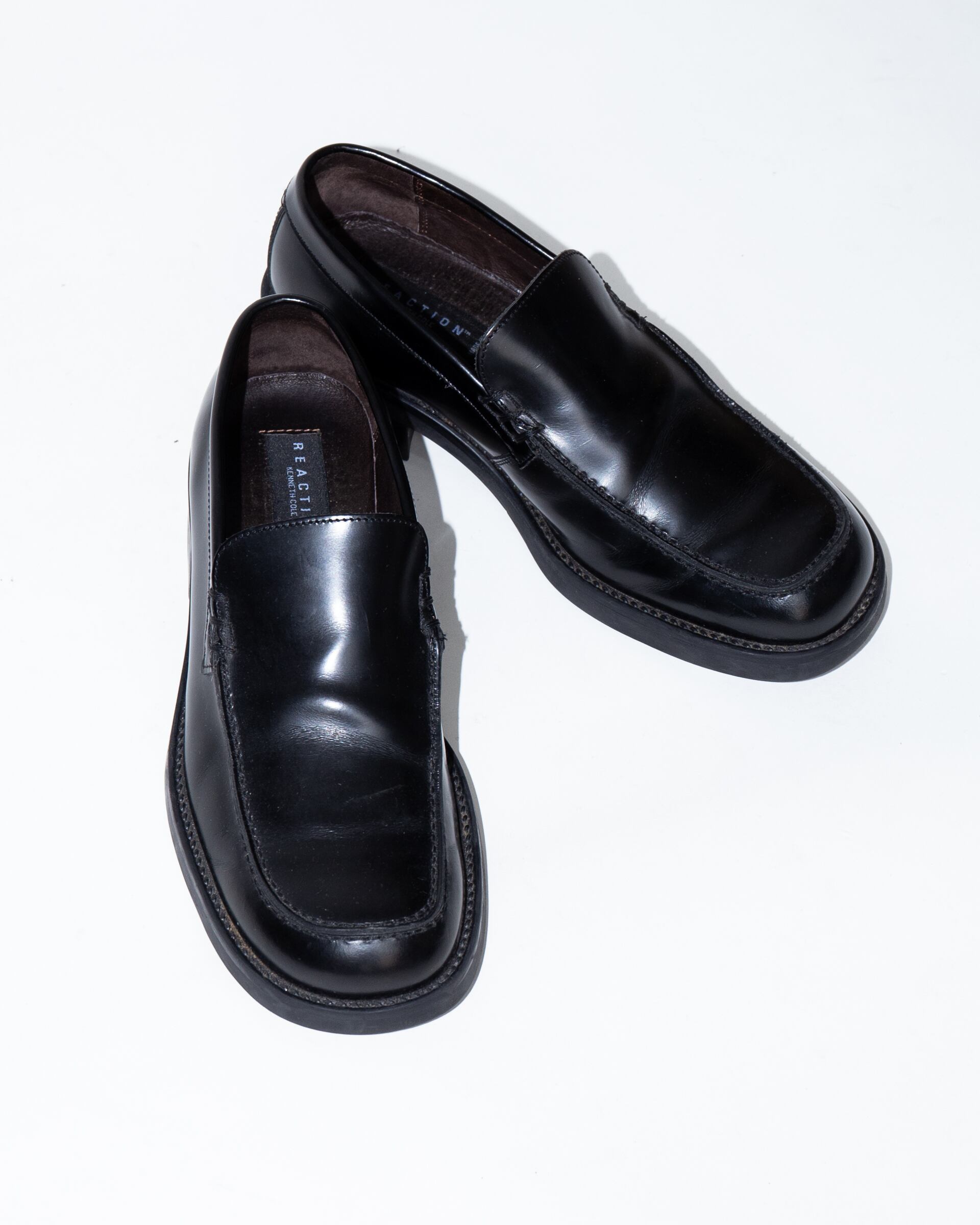く*ら様 公式完売　試着のみ◎ Trois Logo Loafers 37 公式完売 試着のみ◎ Trois Logo Loafers 37 - メルカリ