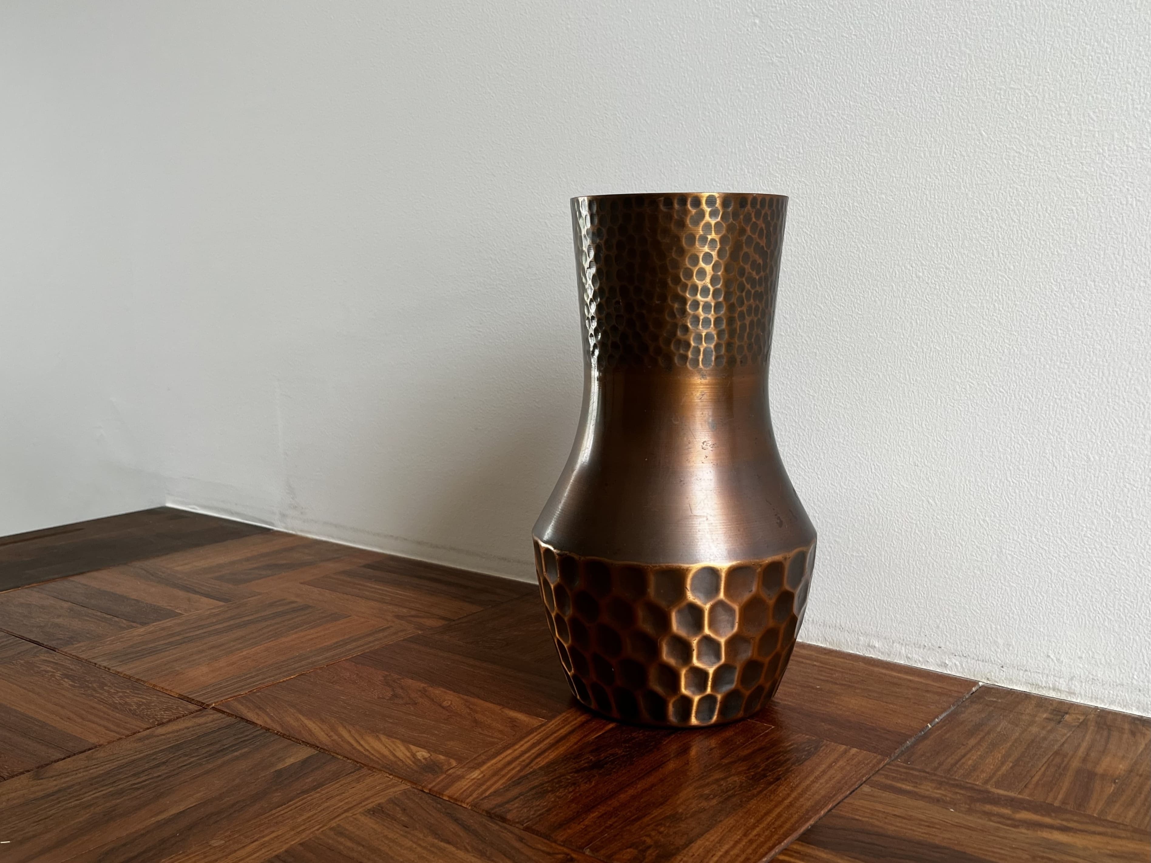 大型花瓶　銅製 6544471e2fac01e712ff4d1b822f95