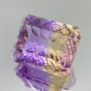 ソ付 アメトリン 9.719ct ルース コンケーブ カット