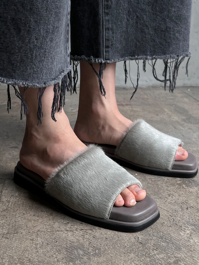 GEN IZAWA / Wide band leather sandal (gray)