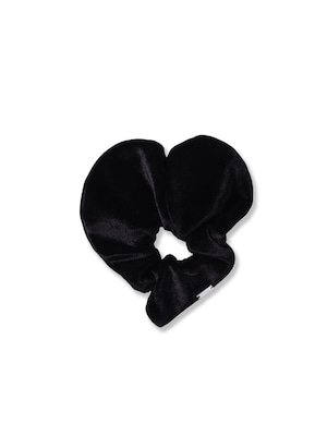 heyep へイップ  / Velour Heart Scrunchie ‒ Medium