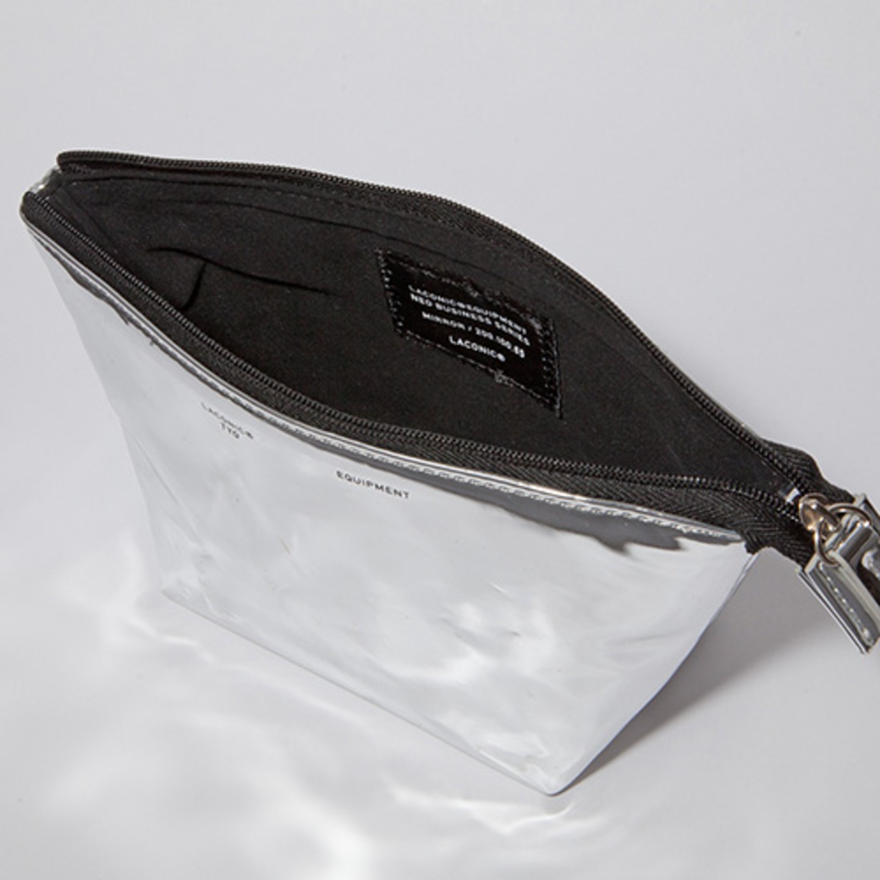 BASIL BOAT TYPE POUCH