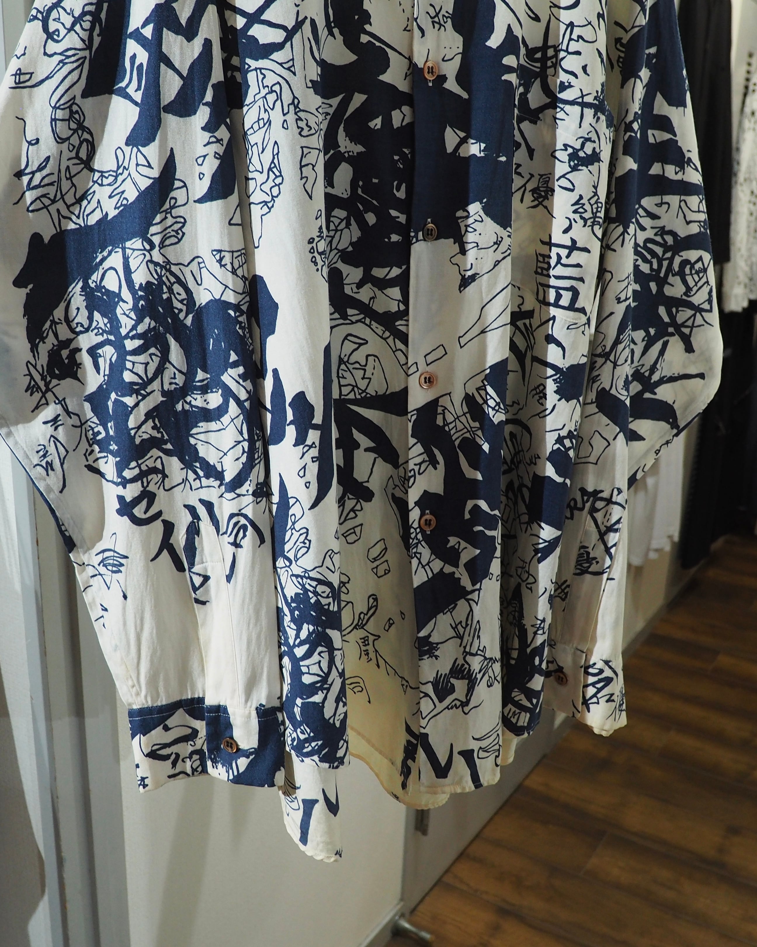 1990 ‐ 00s " OKURA ‐ 聖林公司 " Japanese Graffiti Scribble All Over Pattern Shirt