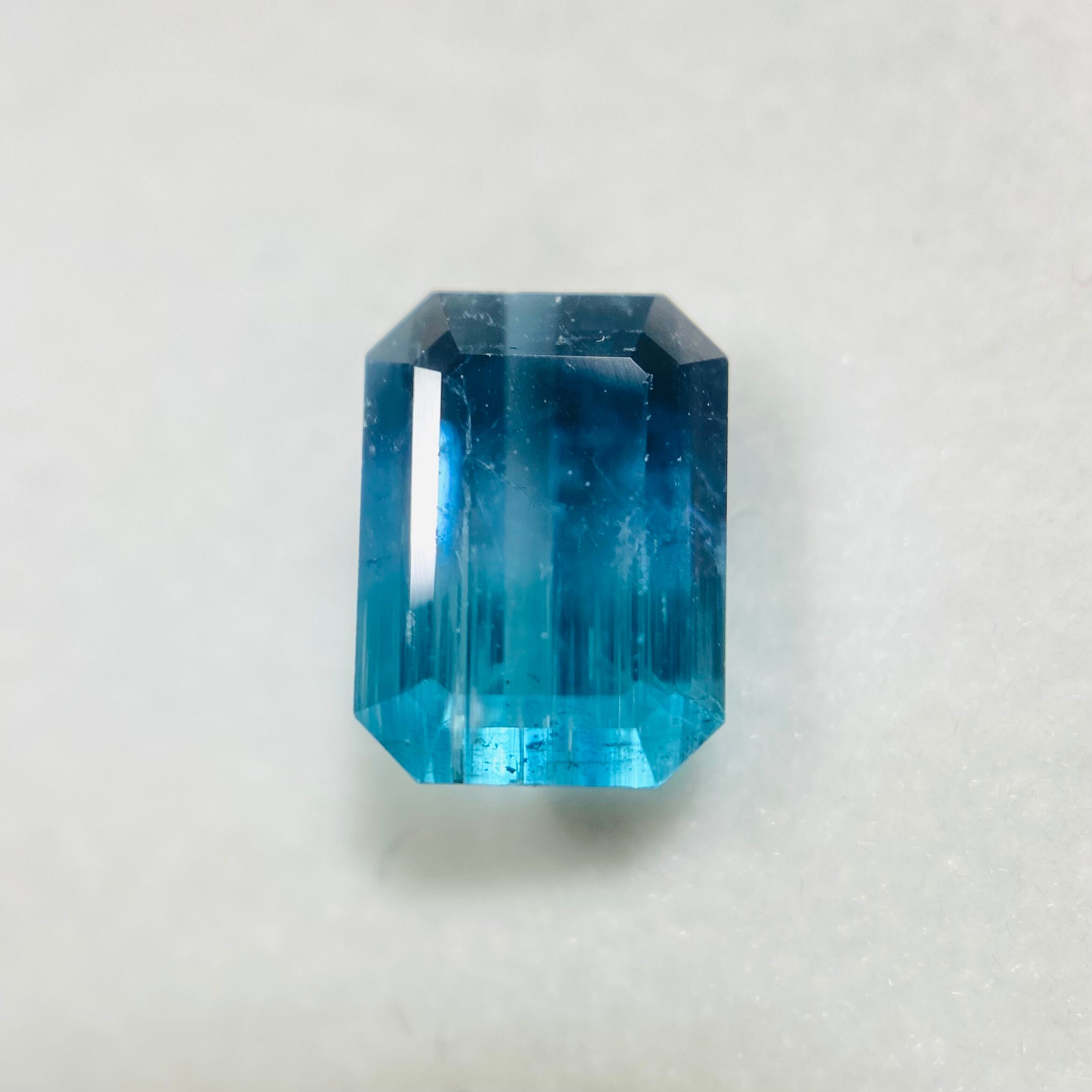 鮮やかで深い海　バイカラートルマリン