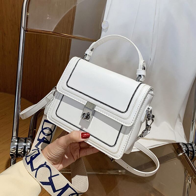 バッグ2020 Wave Summer Insワイルドワイドショルダーストラップメッセンジャーバッグネットレッドファッションレディースショルダースモールスクエアバッグ Tiancai_Wing_Bag8533827