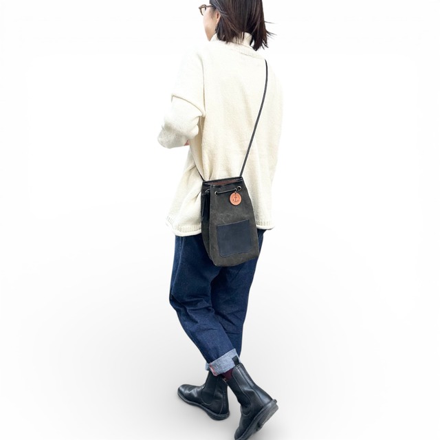 nico：ブラック（タンニン染め帆布×イタリアンレザー巾着バッグ）受注製作