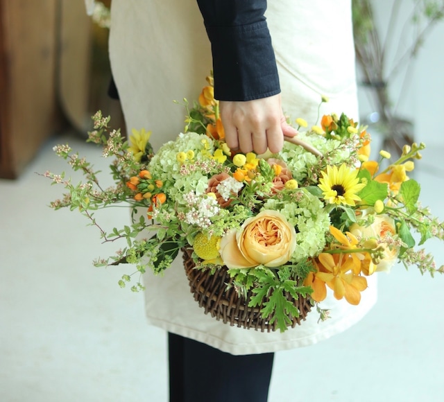 母の日　おまかせ　カゴアレンジ　生花　