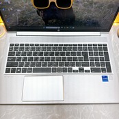 美品2021年式/ HP ProBook 450 G8/i5第11世代/SSD256GB/15.6型/ 大型ノートパソコン