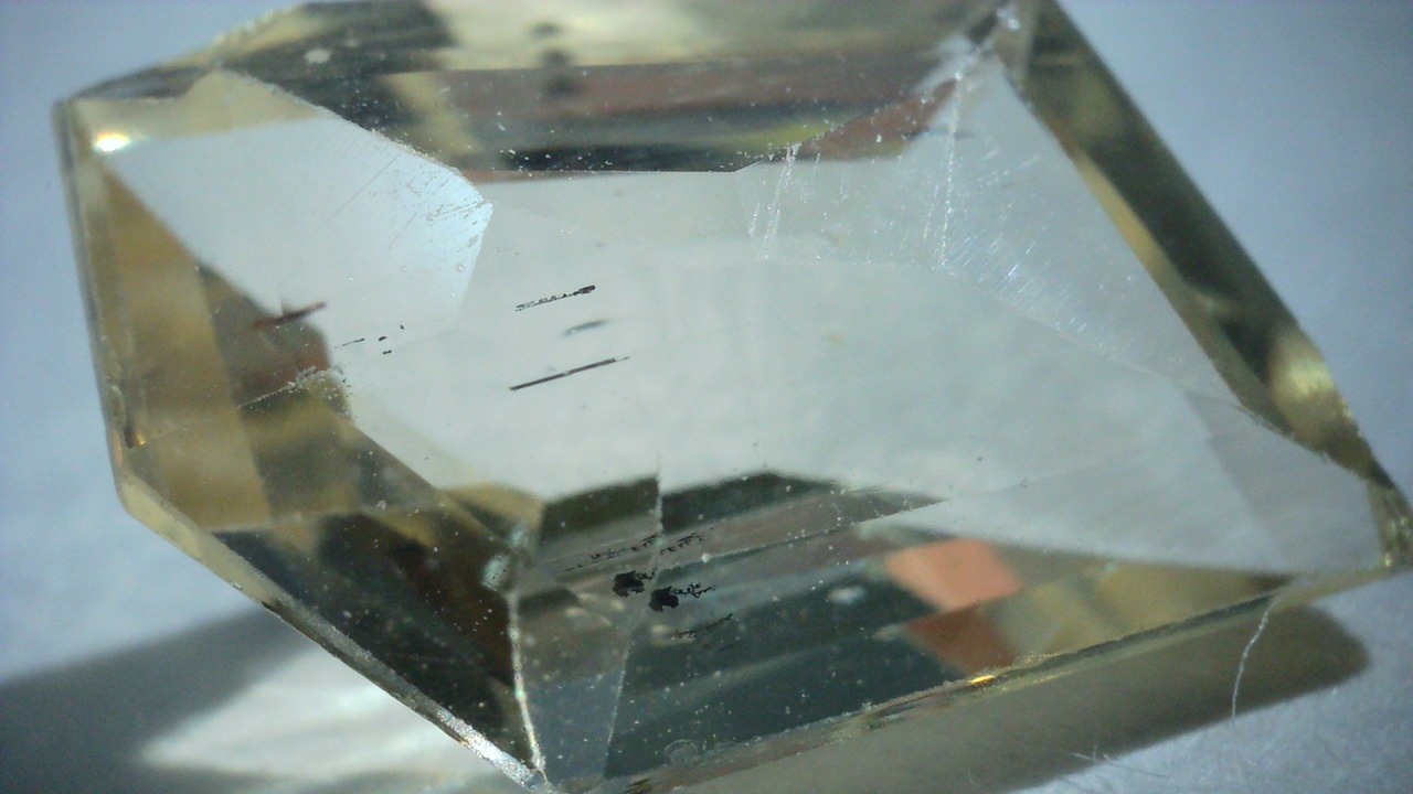 イエロースキャポライト　3.16ct　[C13‐277]