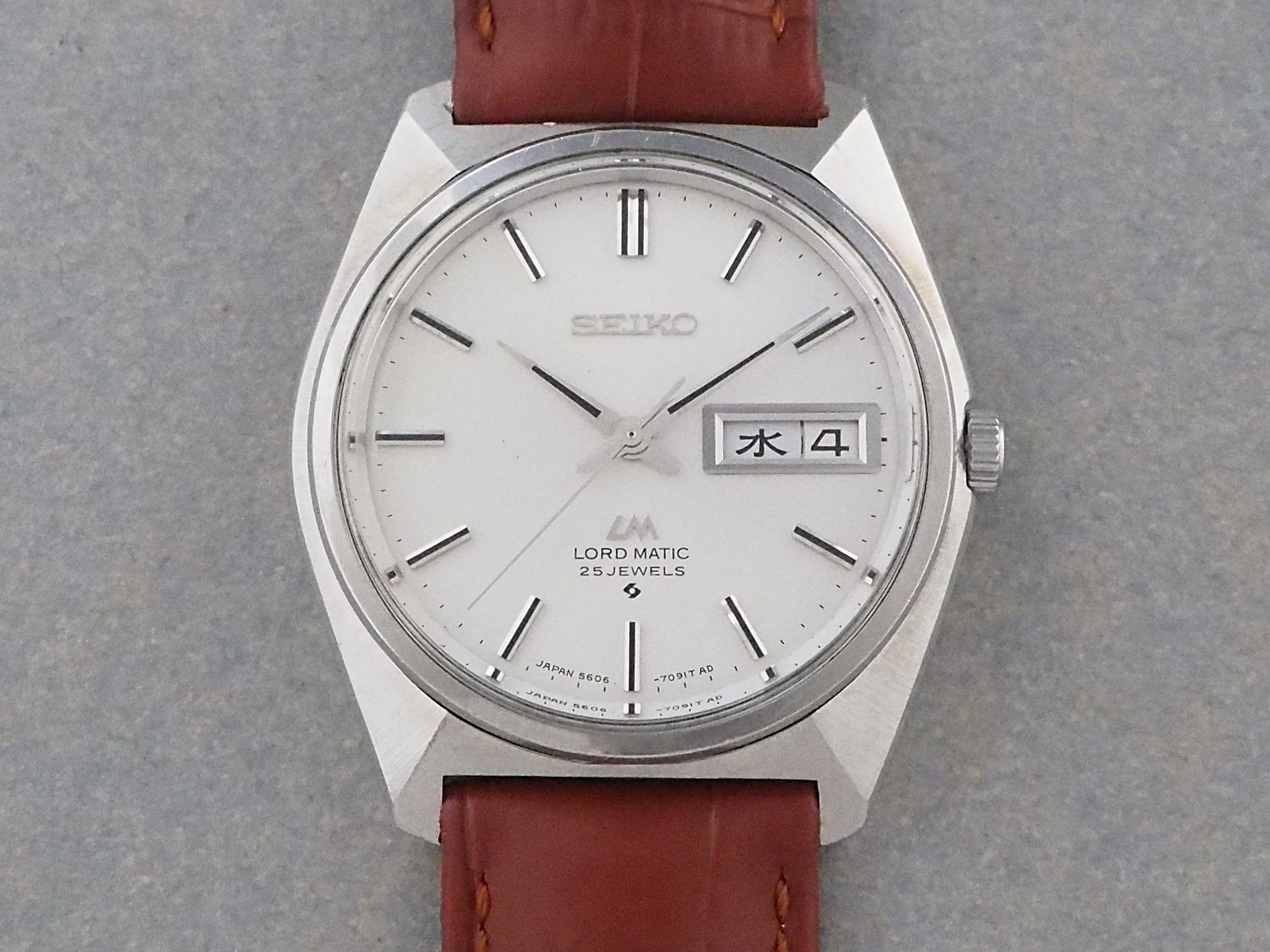 Vintage watch | L o'clock