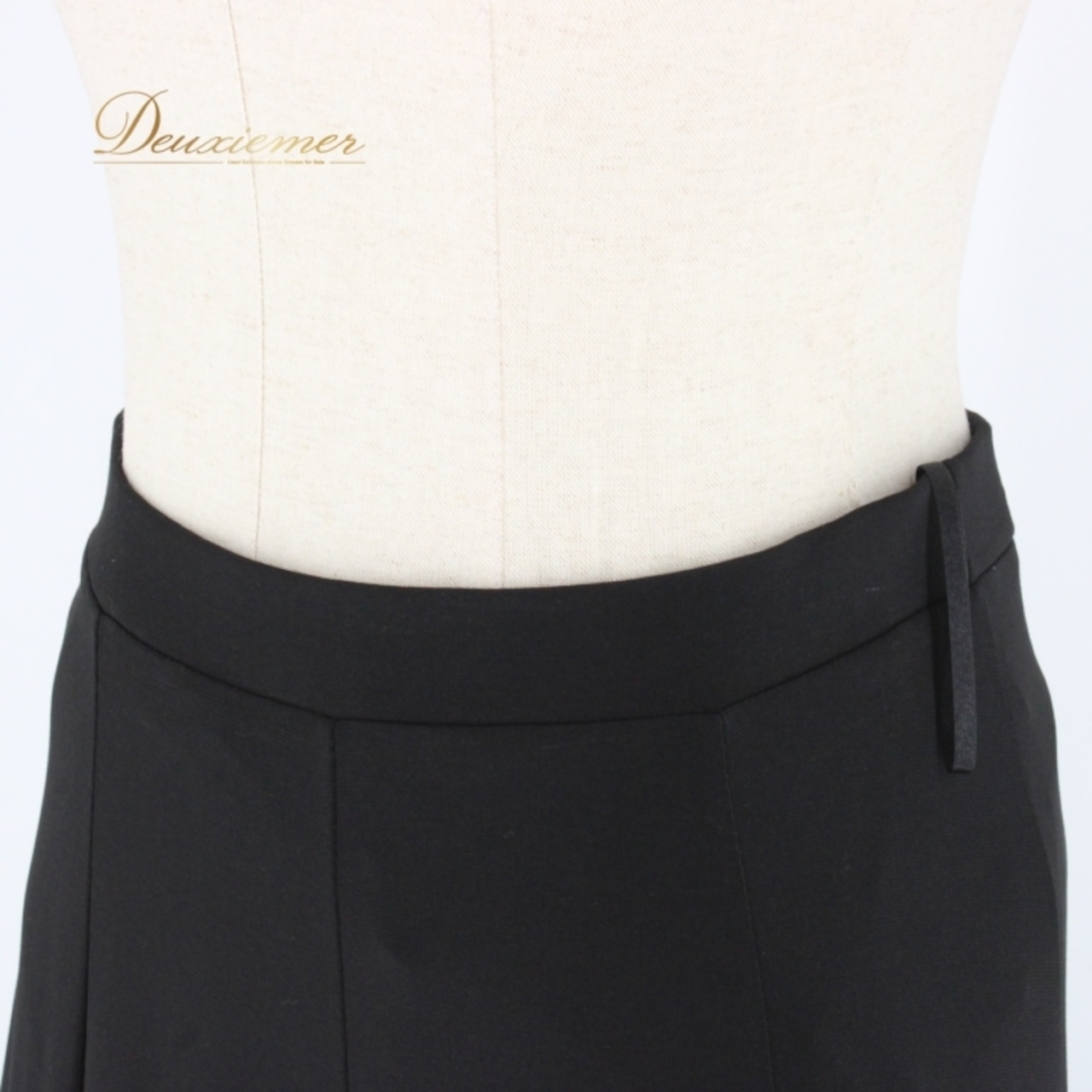 社交ダンス 衣装 スタンダード スカート レッスンウェア レディース 黒 ブラック系 練習着 フォーマル 無地 シンプル 透け感 シック 上品 伸縮性 おしゃれ ダンスウェア コスチューム フェミニン パーティー 黒スカート 着回し 楽チン カジュアル 上品ドレス フィット感 洗練された ファッションアイテム クラシック レディースファッション