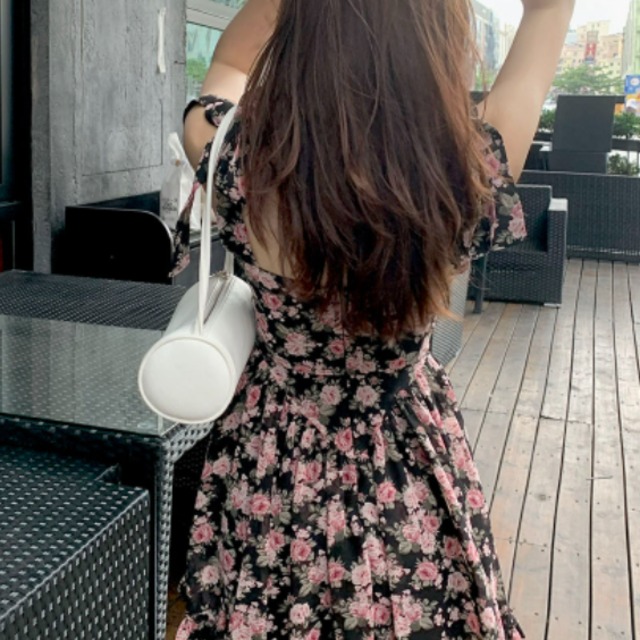ドレス ワンピースドレス 夏ドレス 夏ワンピース サマーワンピース ショート丈ワンピース ノ スリーブ ショート丈 ｖネック Aラインスカート ハイウエスト 花柄 代 30代 エレガント クール 大人カジュアル レトロ フレンチレトロ デートスタイル お出かけ デート 二次会