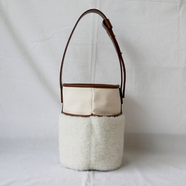 未使用　タグ付き　ayako bag ムートンバッグ