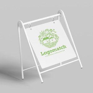 家が寄り添う自然の風景のロゴ