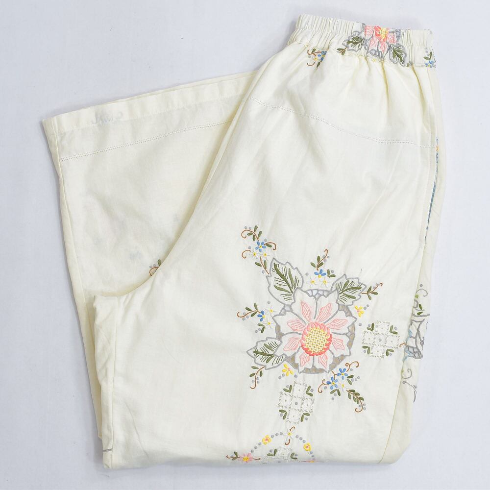 Remakeリメイク 再構築 パッチワーク&フラワー刺繍 デザイン ルーズシルエット イージーパンツ ライトクリーム 古着 裏地付き レディースW 71~112 cm